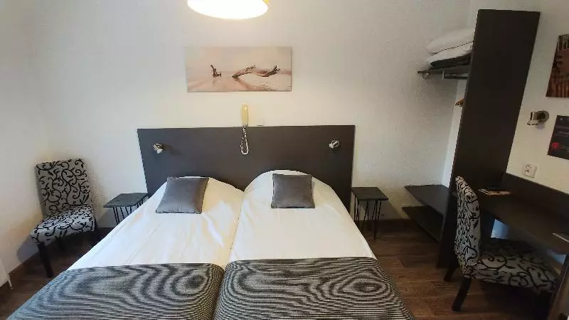 スタンダードルーム, Cit Hotel Le Cheval Blanc Cognac Centre