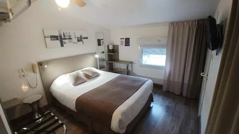スタンダードシングルルーム, Cit Hotel Le Cheval Blanc Cognac Centre