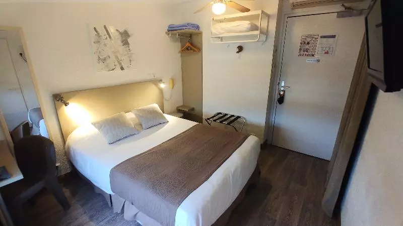 スタンダードシングルルーム, Cit Hotel Le Cheval Blanc Cognac Centre