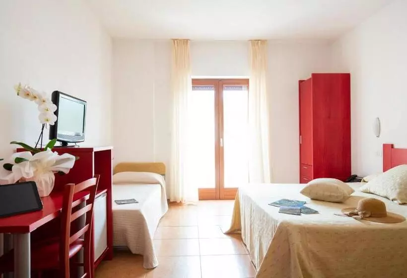 Standard Kolmen Hengen Huone Parveke, Delle More