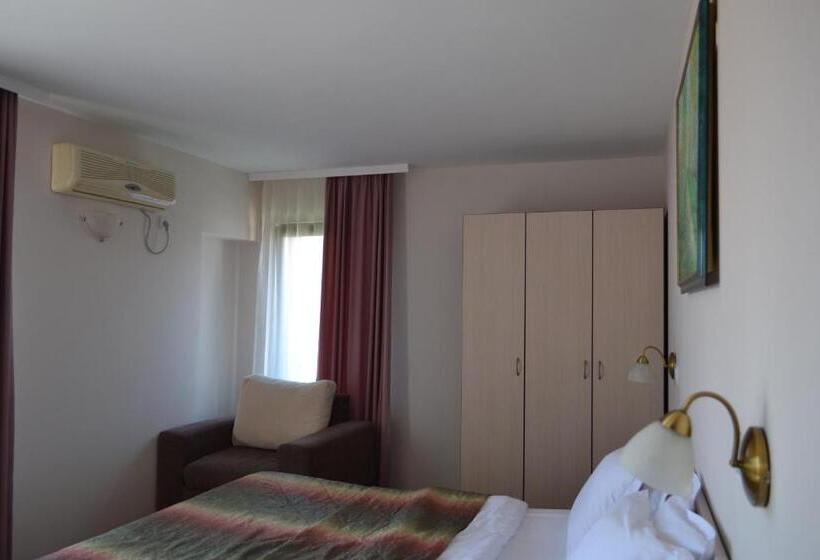 Номер Стандарт Боковой Вид на Море, Diamanti