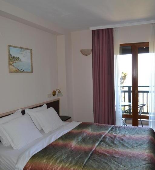 Номер Стандарт Боковой Вид на Море, Diamanti