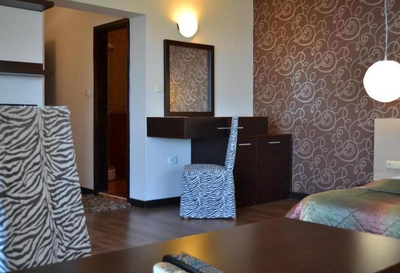 Студия Стандарт Вид на Море, Diamanti