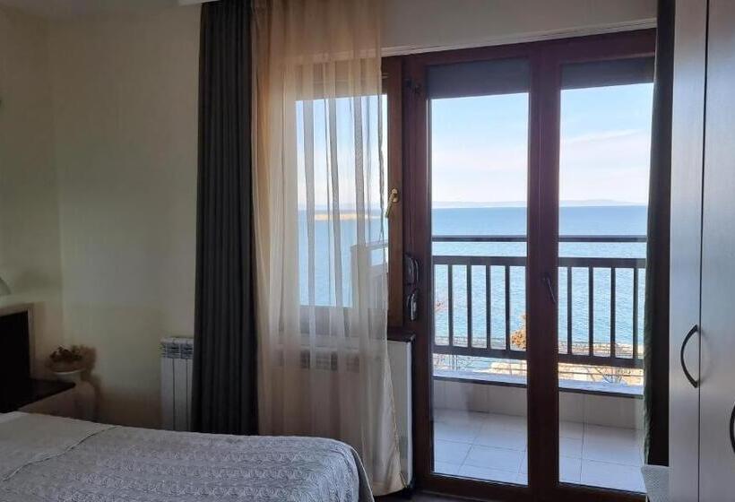 Люкс Вид на Море, Diamanti