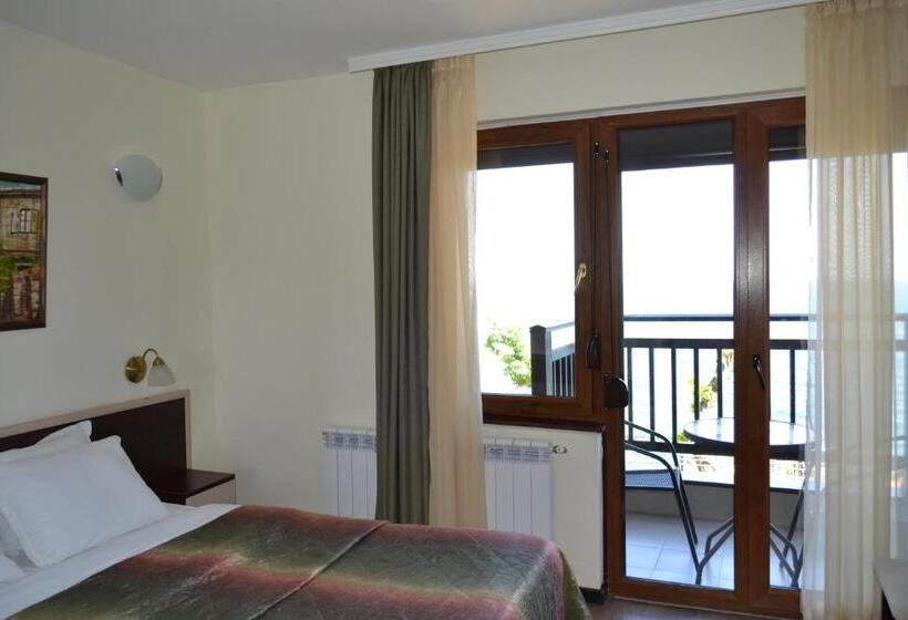 Люкс Вид на Море, Diamanti