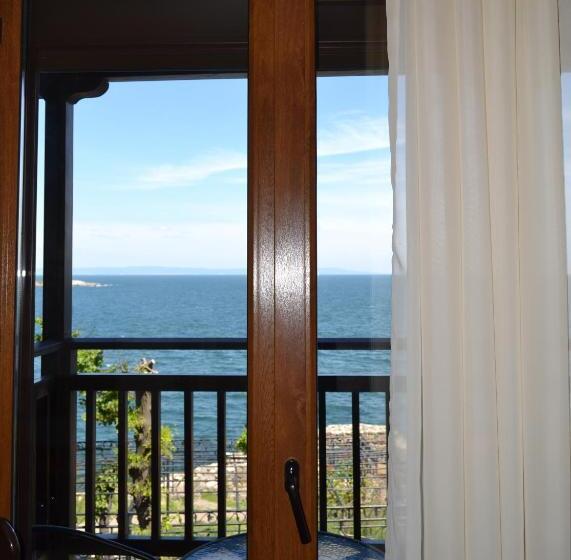 Люкс Вид на Море, Diamanti