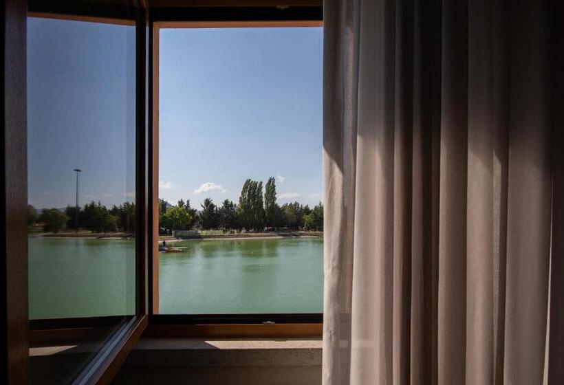 패밀리 룸, Don Luis