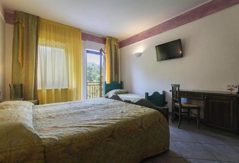 패밀리 룸, Don Luis