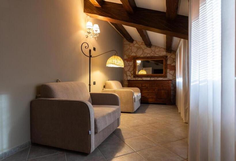 주니어 스위트, Don Luis