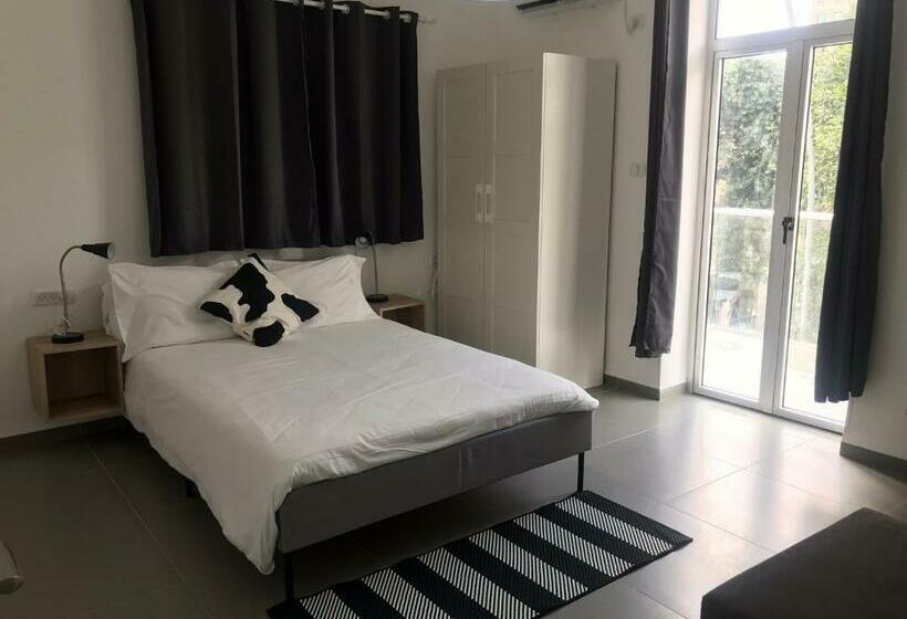 Habitación Superior con Balcón, Eden