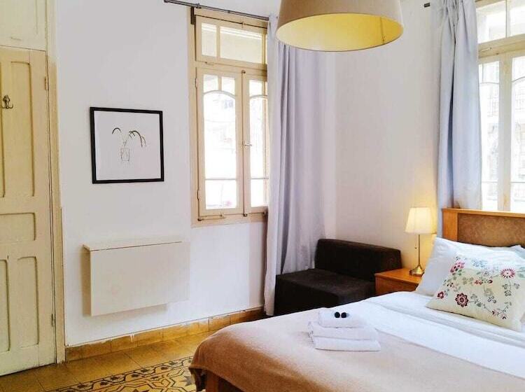 Habitación Estándar, Eden