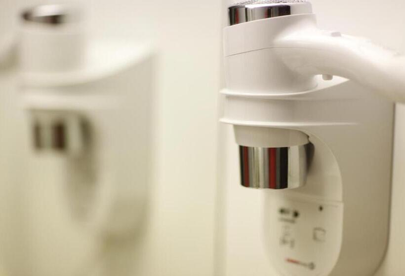 발코니가 있는 스위트, International