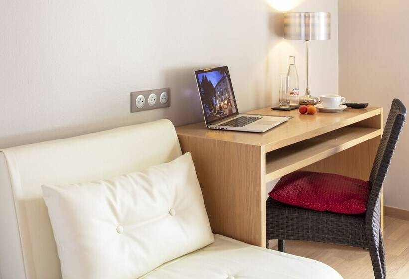 غرفة كومفورت, La Chaumiere