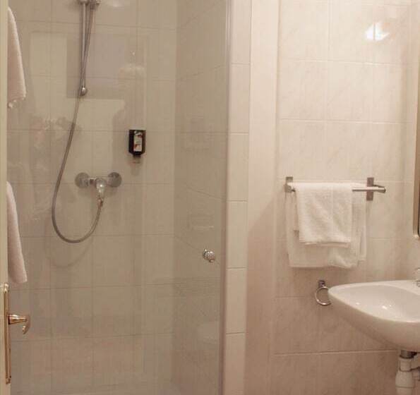 标准间, Le Gouverneur