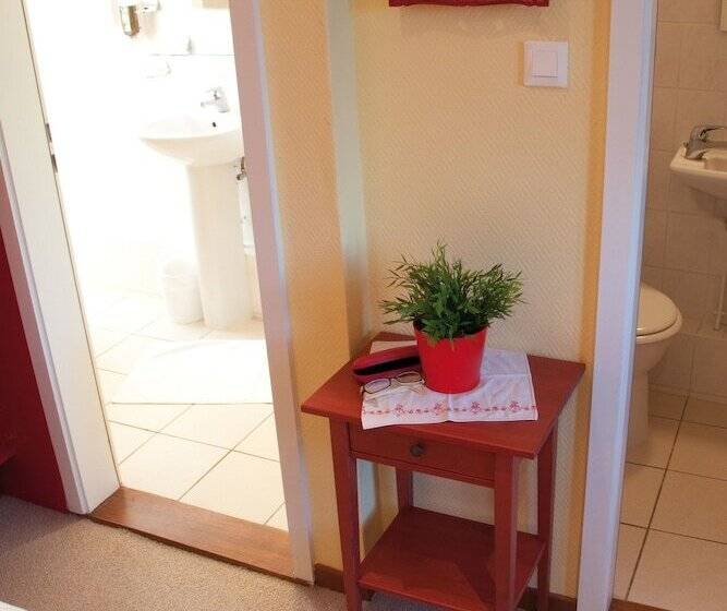 标准间, Le Gouverneur