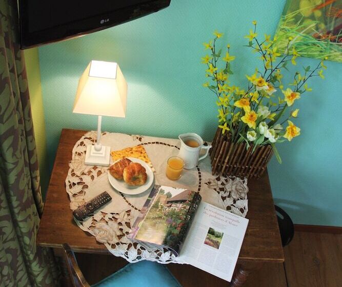 标准三人间, Le Gouverneur