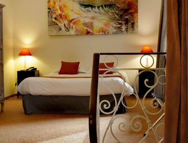 标准三人间, Le Gouverneur