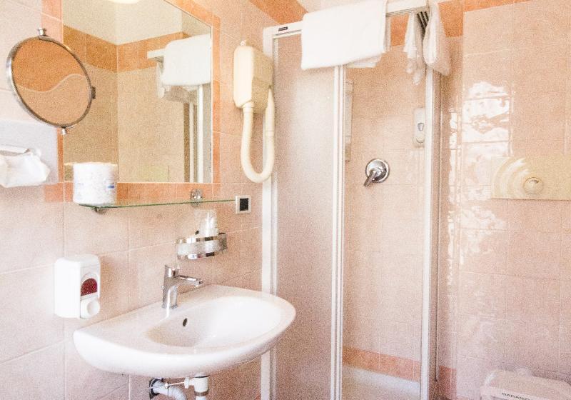 标准间, Le Gouverneur