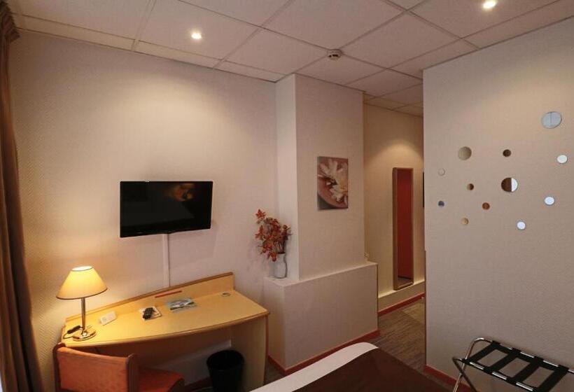 Номер Стандарт, Logis Hôtel Des Oliviers