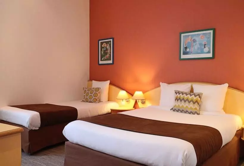 スタンダードトリプルルーム, Logis Hôtel Des Oliviers