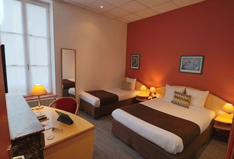 Номер Стандарт Трехместный, Logis Hôtel Des Oliviers