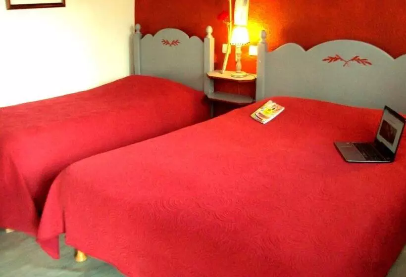 スタンダードトリプルルーム, Logis Hotel Restaurant La Corniche Des Cevennes