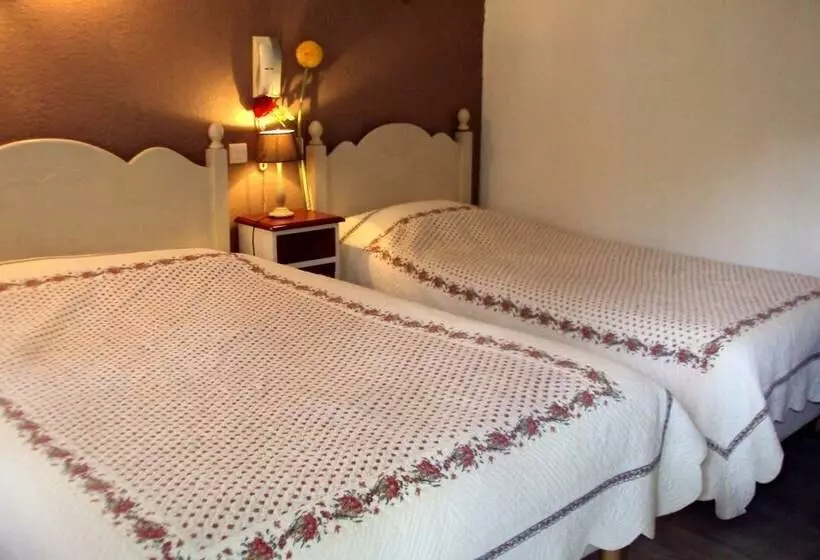 スタンダードトリプルルーム, Logis Hotel Restaurant La Corniche Des Cevennes