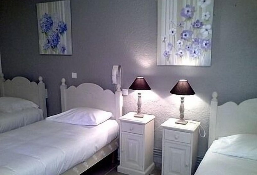 غرفة قياسية ثلاثية, Logis Hotel Restaurant La Corniche Des Cevennes