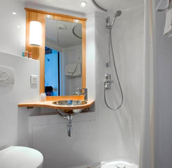 חדר סטנדרט, Martini