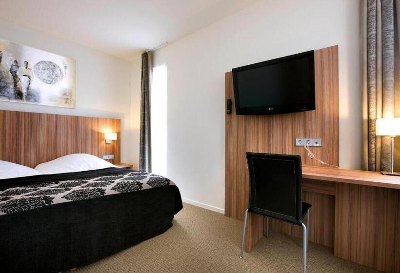 חדר סטנדרט, Martini