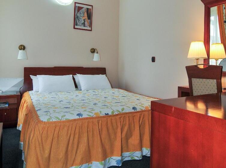 اتاق استاندارد, Montenegrino