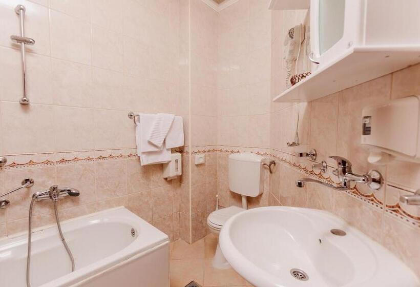 اتاق استاندارد, Montenegrino