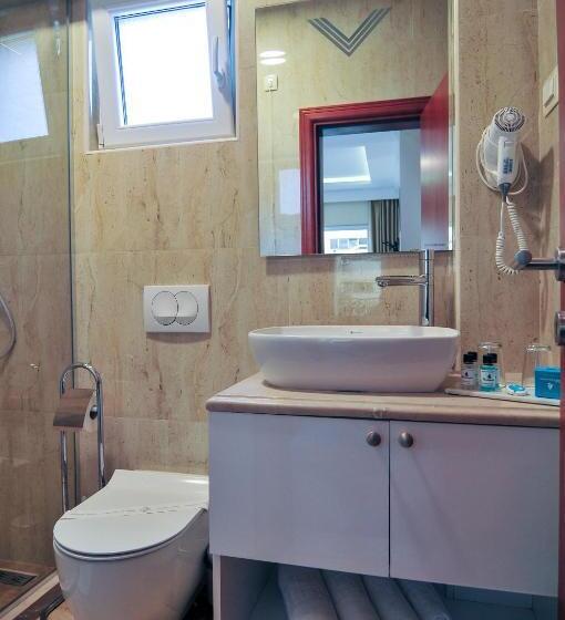 استودیو استاندارد با بالکن, Montenegrino