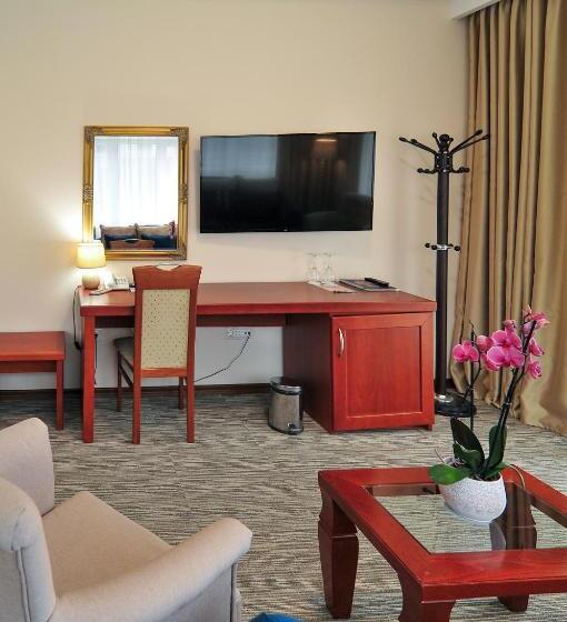 استودیو استاندارد با بالکن, Montenegrino