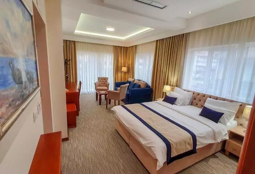 استودیو استاندارد با بالکن, Montenegrino