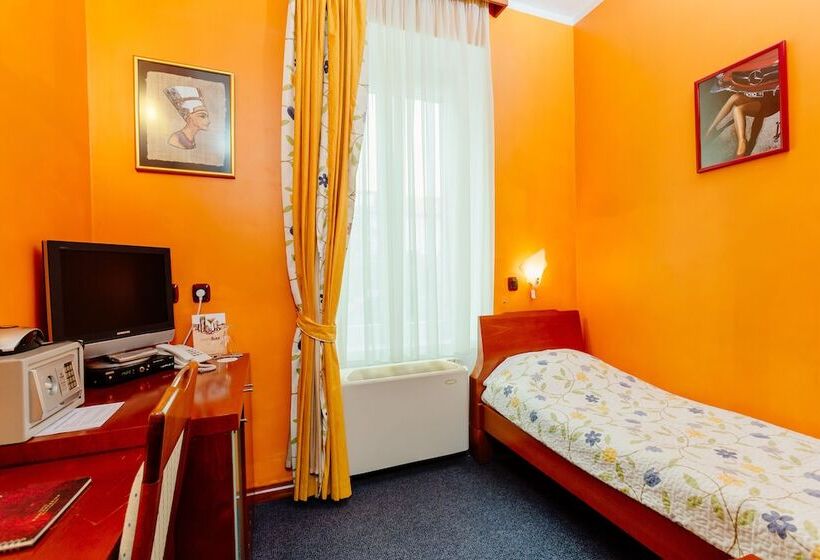 اتاق استاندارد یک نفره, Montenegrino