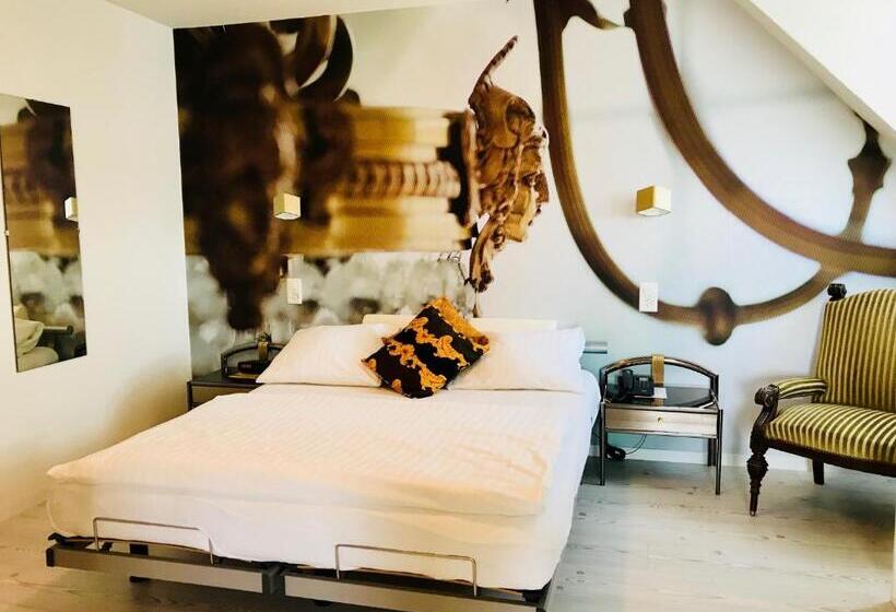 חדר סופריור, Murtenhof & Krone