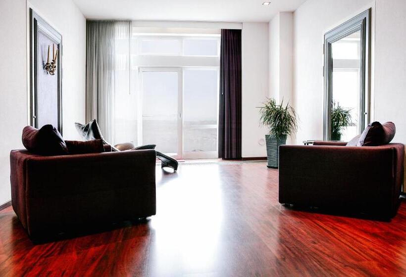 סוויטת סניור, Murtenhof & Krone