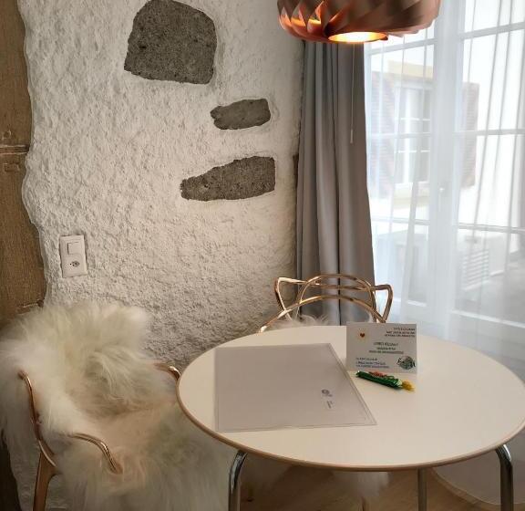 סוויטת ג'וניור, Murtenhof & Krone