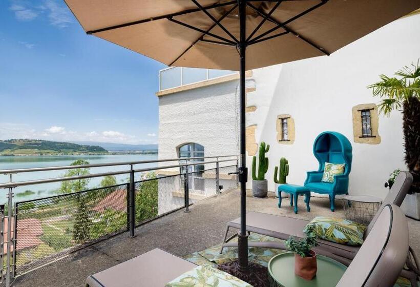 סוויטה, Murtenhof & Krone