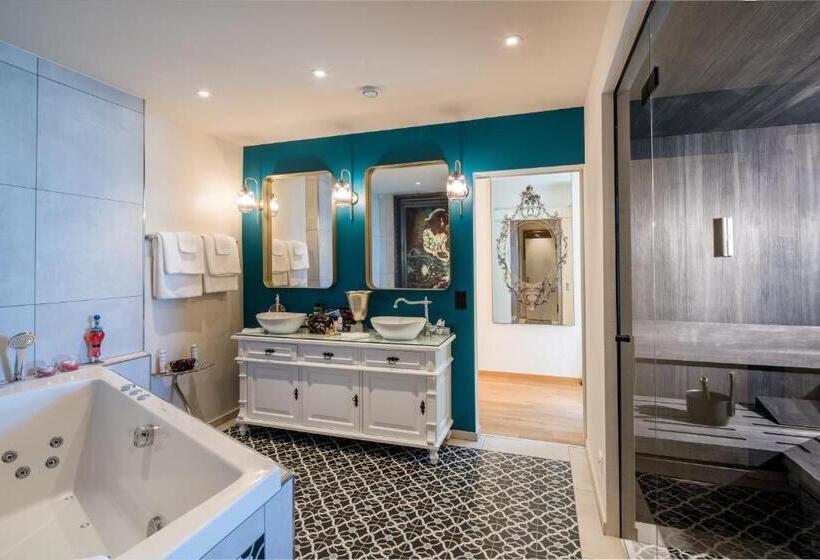 סוויטה, Murtenhof & Krone