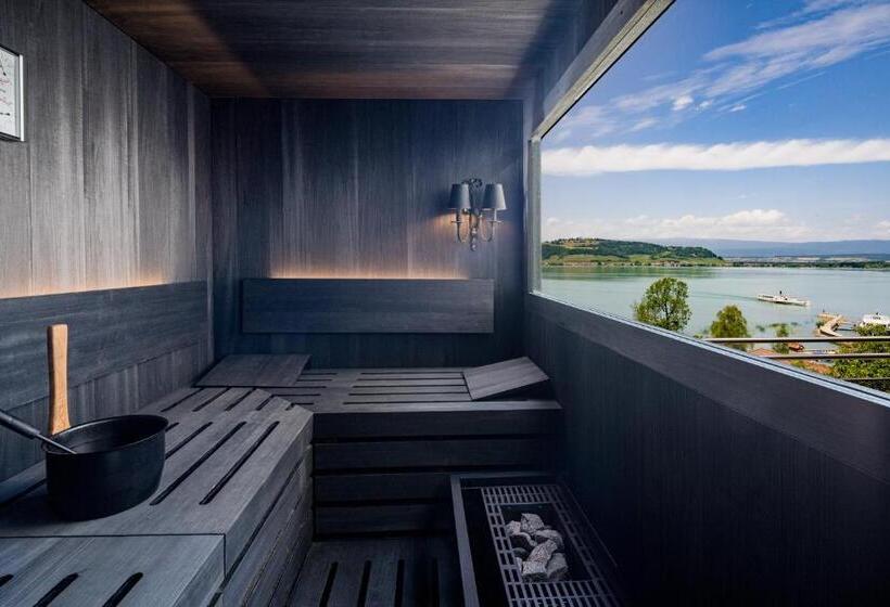 סוויטה, Murtenhof & Krone