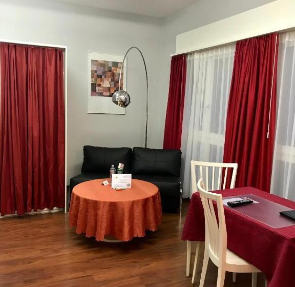 חדר סטנדרט לשלושה, Murtenhof & Krone