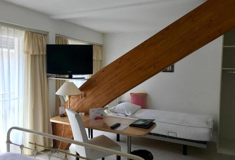 חדר סטנדרט לשלושה, Murtenhof & Krone