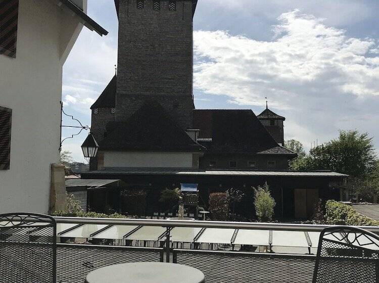 סוויטת ג'וניור, Murtenhof & Krone