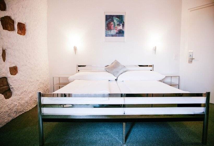 סוויטת ג'וניור, Murtenhof & Krone