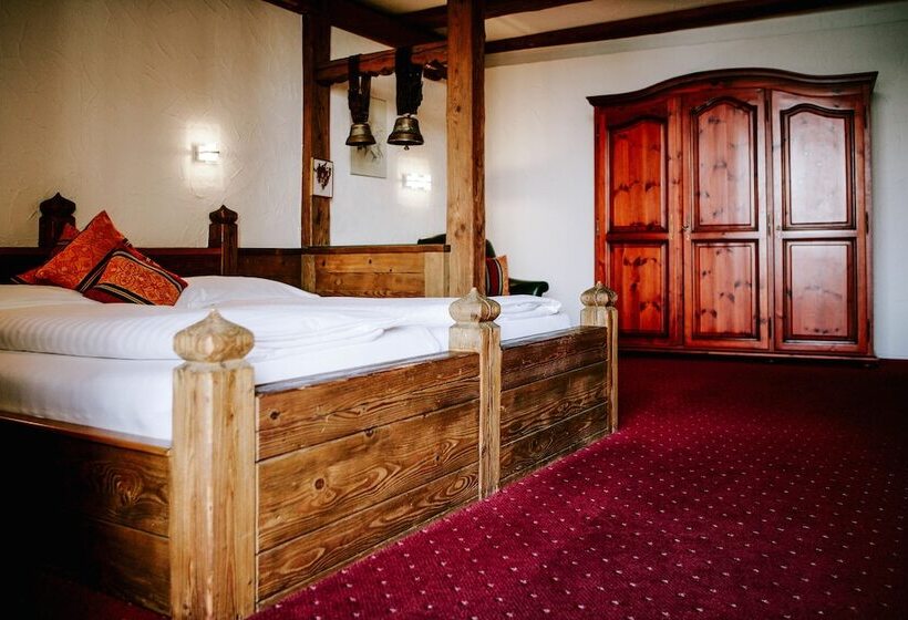 סוויטת סניור, Murtenhof & Krone