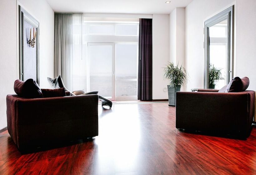 סוויטת סניור, Murtenhof & Krone