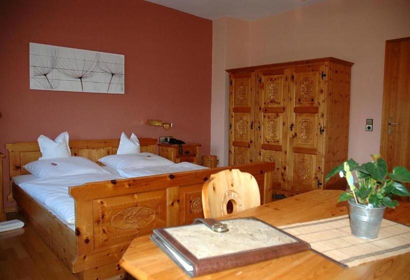 Quarto Estandar, Sarbacher