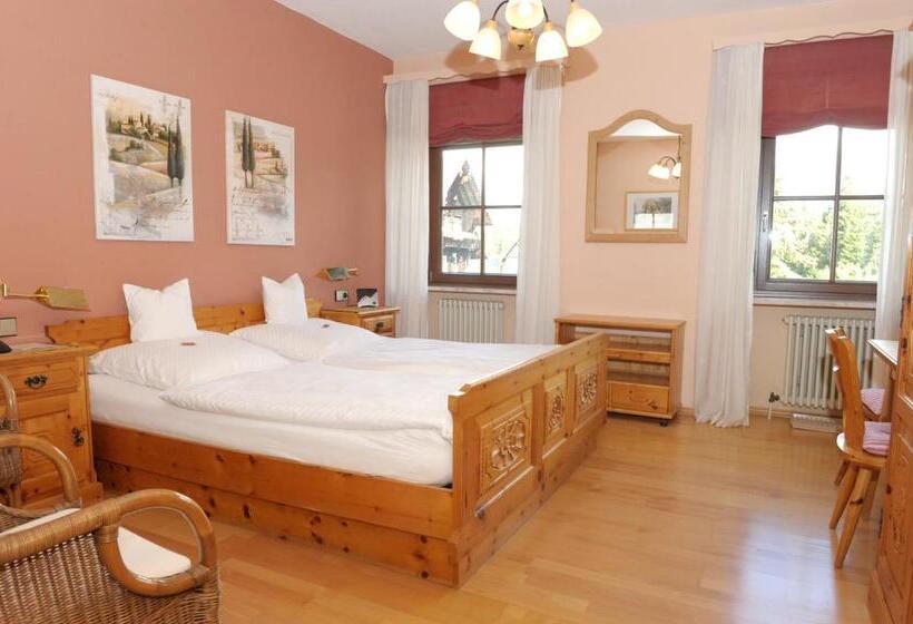 Quarto Estandar, Sarbacher